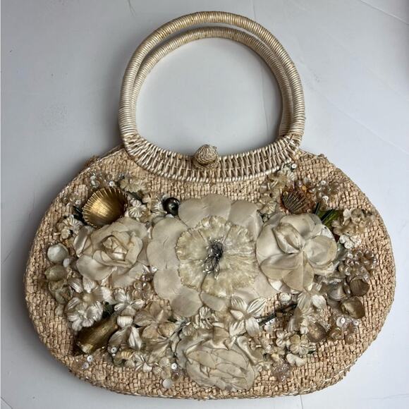 Vintage 1960 Caron Straw Wicker Round Seashell Embellished Purse Handbag Beige - Picture 1 of 14
